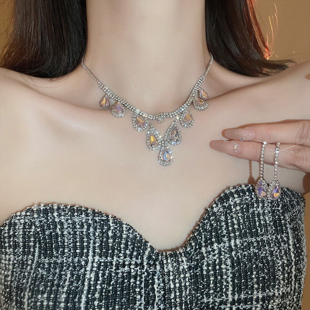 Bộ trang sức 2 món tráng kim cương giả, phù hợp cho phù dâu trong đám cưới