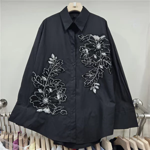 Trạm Phong Cách Công Nghiệp Châu Âu với Ren và Đính Hạt, Phù Hợp cho Áo Sơ Mi Mid-Length