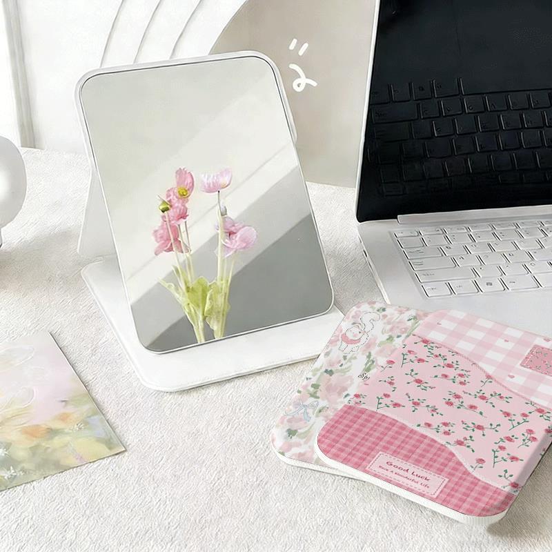 Hoa nhỏ hồng phấnChất liệu bền đẹp, kiểu dáng hiện đại Gương trang điểm gấp cao cấp