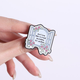 Sống chậm Theo Chủ Đề Men Trâm Huy Hiệu Dễ Thương Với Hoa Và Dâu Yếu Tố Ba Lô Quần Áo Phụ Kiện Kim Loại Quà Tặng Cho Bạn Bè