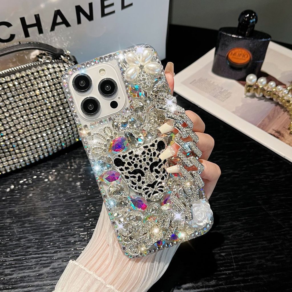 Thích hợp cho vỏ điện thoại Apple 17Promax Vỏ kim cương giả da báo iPhone16 / 14 Vòng tay bảo vệ toàn bộ kim cương bao gồm tất cả