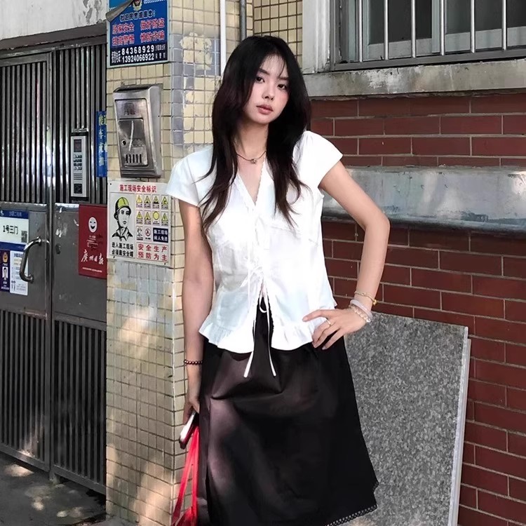 SUXI Áo sơ mi nữ ngắn tay cổ chữ V kiểu Pháp 260306