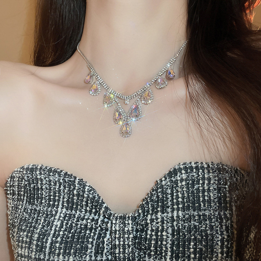 Bộ trang sức 2 món tráng kim cương giả, phù hợp cho phù dâu trong đám cưới