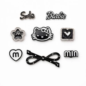Set charm Hello Kitty 8 món Smile đen