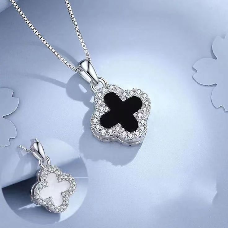 Vòng cổ hai mặt cỏ ba lá may mắn bằng bạc S925