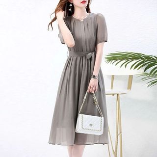 Đầm Midi Thắt Nơ Eo – Váy Dài Thanh Lịch Tôn Dáng, Mặc Lên Cực Kỳ Nữ Tính,Vải Mềm Mát Sang Trọng