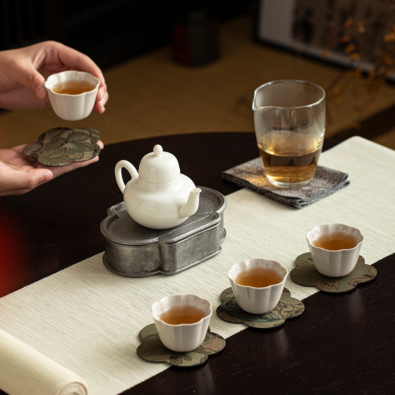 [Set 6 Miếng] Miếng Lót Ly Vải Vân Sa Họa Tiết Hoa Cỏ Á Đông - Chống Thấm Nước & Cách Nhiệt - Đế Lót Trang Sức, Nến Thơm & Phụ Kiện Decor [8cm]