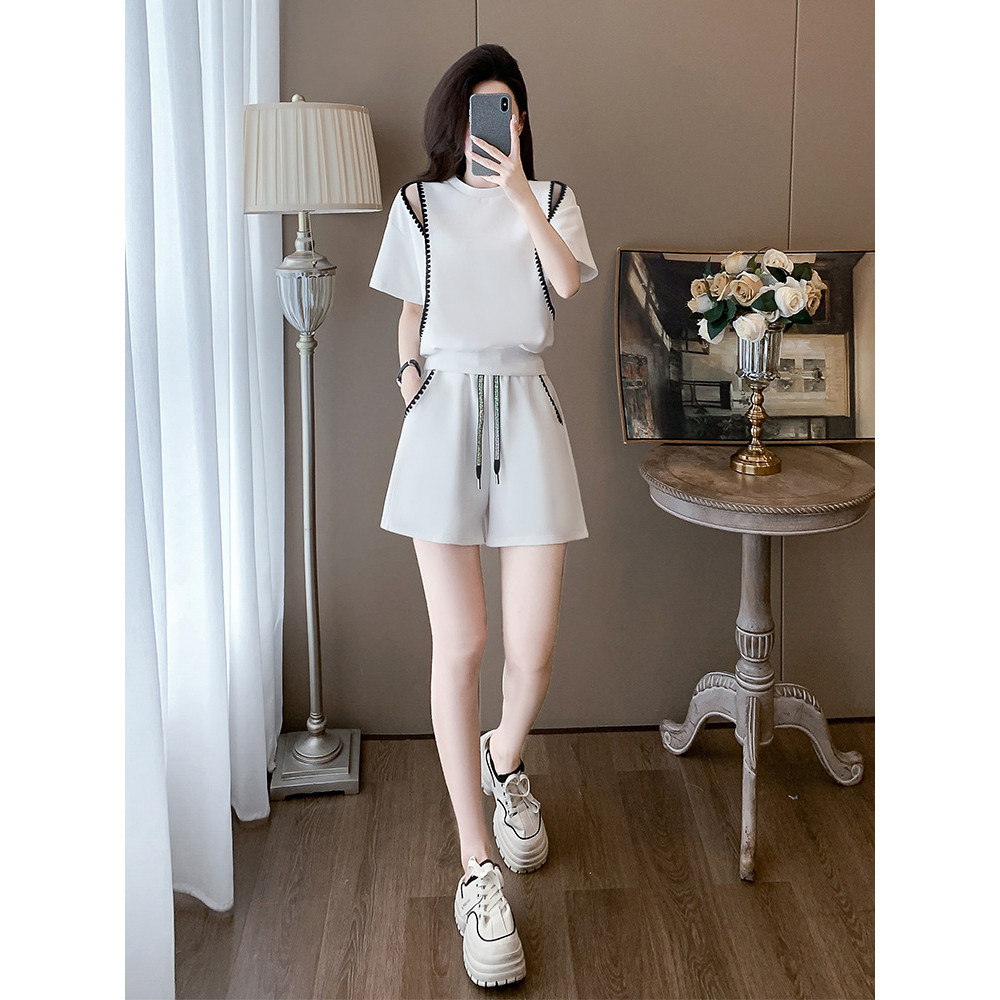 Bộ đồ thể thao hai mảnh mùa hè mới, phong cách, thoải mái, tay ngắn dành cho phụ nữ dáng nhỏ, rộng rãi và tôn dáng.