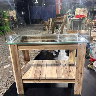 Chân kệ để hồ cá. Dài 50cm rộng 30 cao 50cm. Kệ làm bằng gỗ tràm tự nhiên. Có sơn PU chắc chắn. Chụi tải 80kg