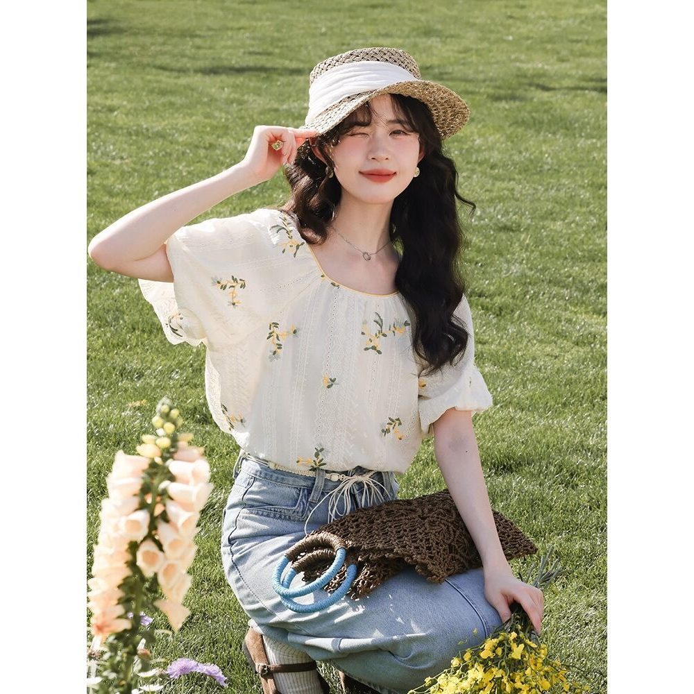 MUTU | Áo sơ mi nữ cổ vuông thêu họa tiết bong bóng vintage, thiết kế thanh lịch cho mùa hè