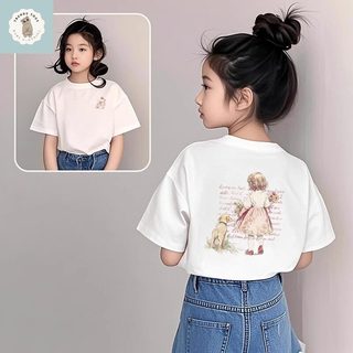 Áo thun kiểu Mỹ dễ thương với hình bé gái và chú chó; thiết kế đa năng và thoáng khí.