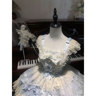 Nữ Đầm Ba Lệ Gothic Style với Thiết Kế Sling và Hỗ Trợ Gạc