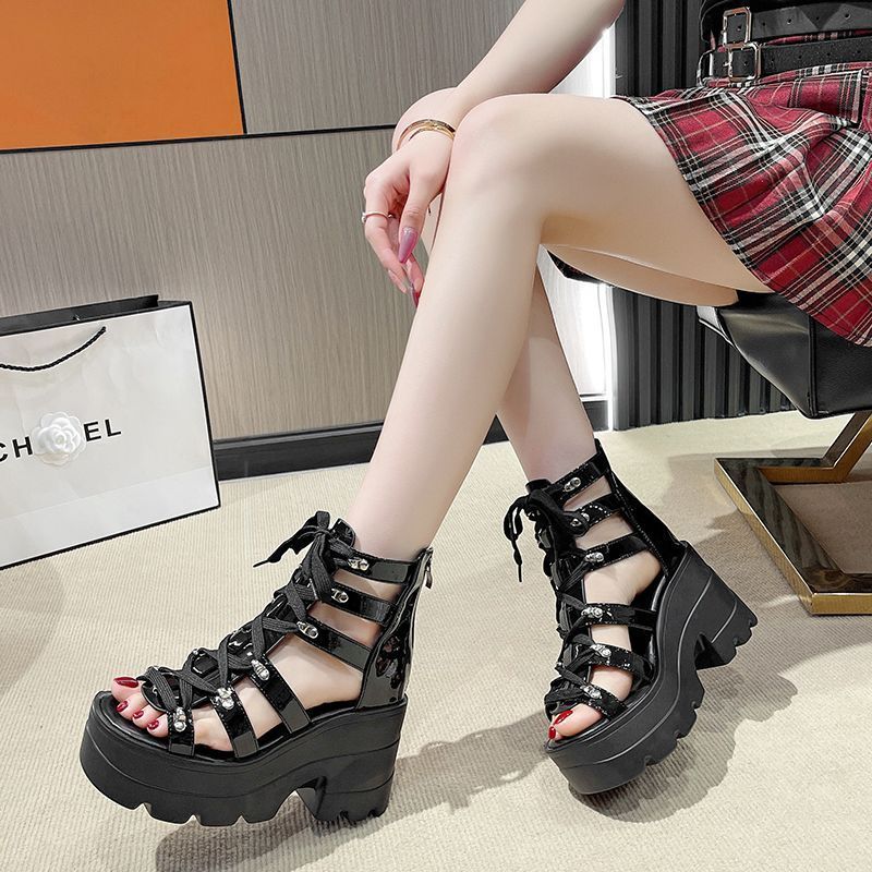 Giày Sandal La Mã Nữ Mùa Hè Phong Cách Mới Phù Hợp Với Người Ảnh Hưởng Nền Tảng Đế Dày Bố Mới Trung Quốc Nêm Rỗng Sandal