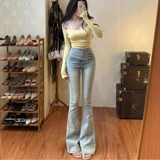 Quần jean nữ ống loe cạp cao thắt lưng khóa chéo co giãn cao phong cách thuần dục wash sáng Closet Diary