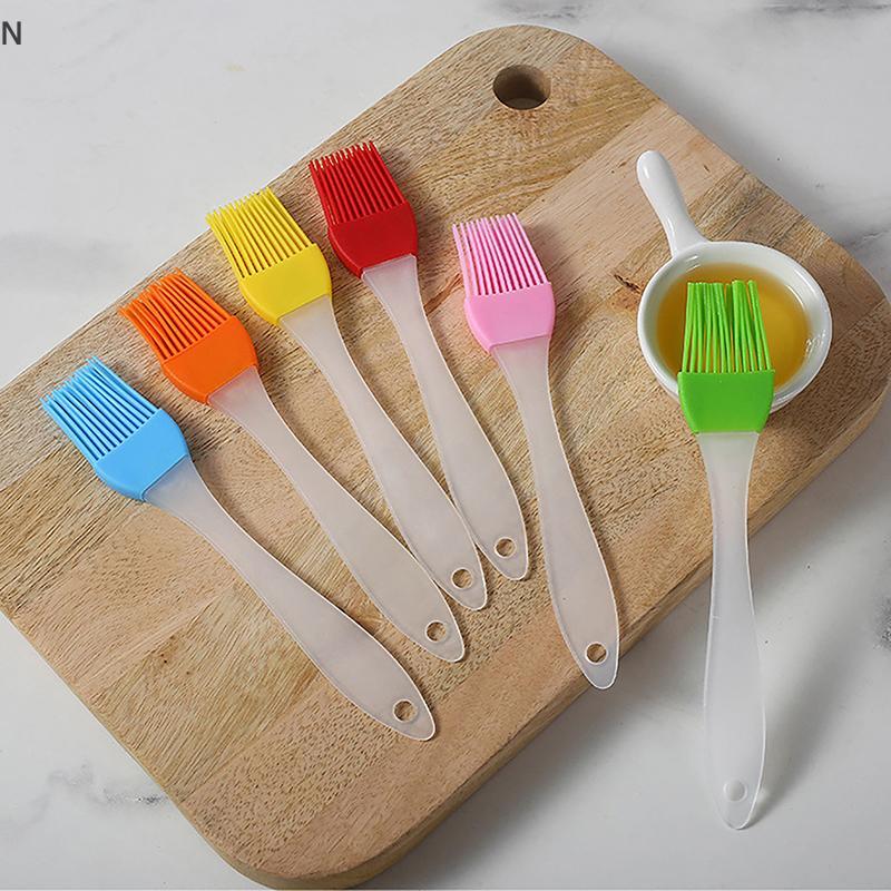 NS Bộ dụng cụ nhà bếp bằng silicon: bàn chải dầu, khuôn nướng, phụ kiện đa năng