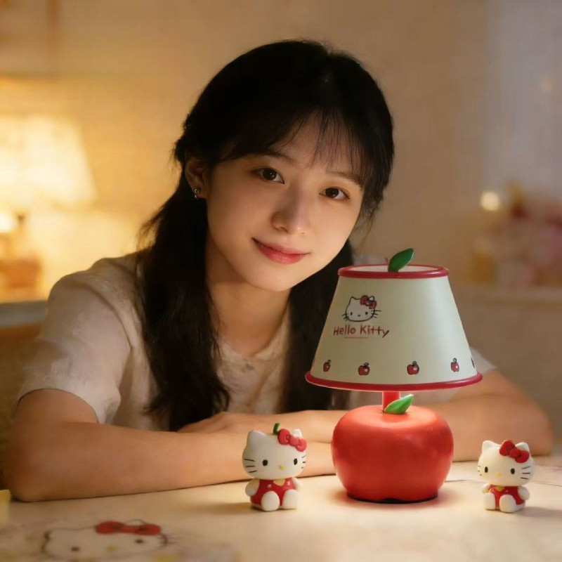 Đảm bảo chính hãng [Chính hãng] Sanrio Series Apple hello kitty Night Light Fun hello kitty Đèn bàn nhỏ Trang trí máy tính để bàn Dòng chữa bệnh Phòng ngủ Đèn ngủ Nữ hoàng Quà tặng