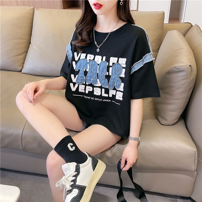 Áo thun denim phối vải chắp ghép dành cho nữ, in chữ thời trang, cổ tròn, dáng rộng, cỡ lớn, trẻ trung và giản dị