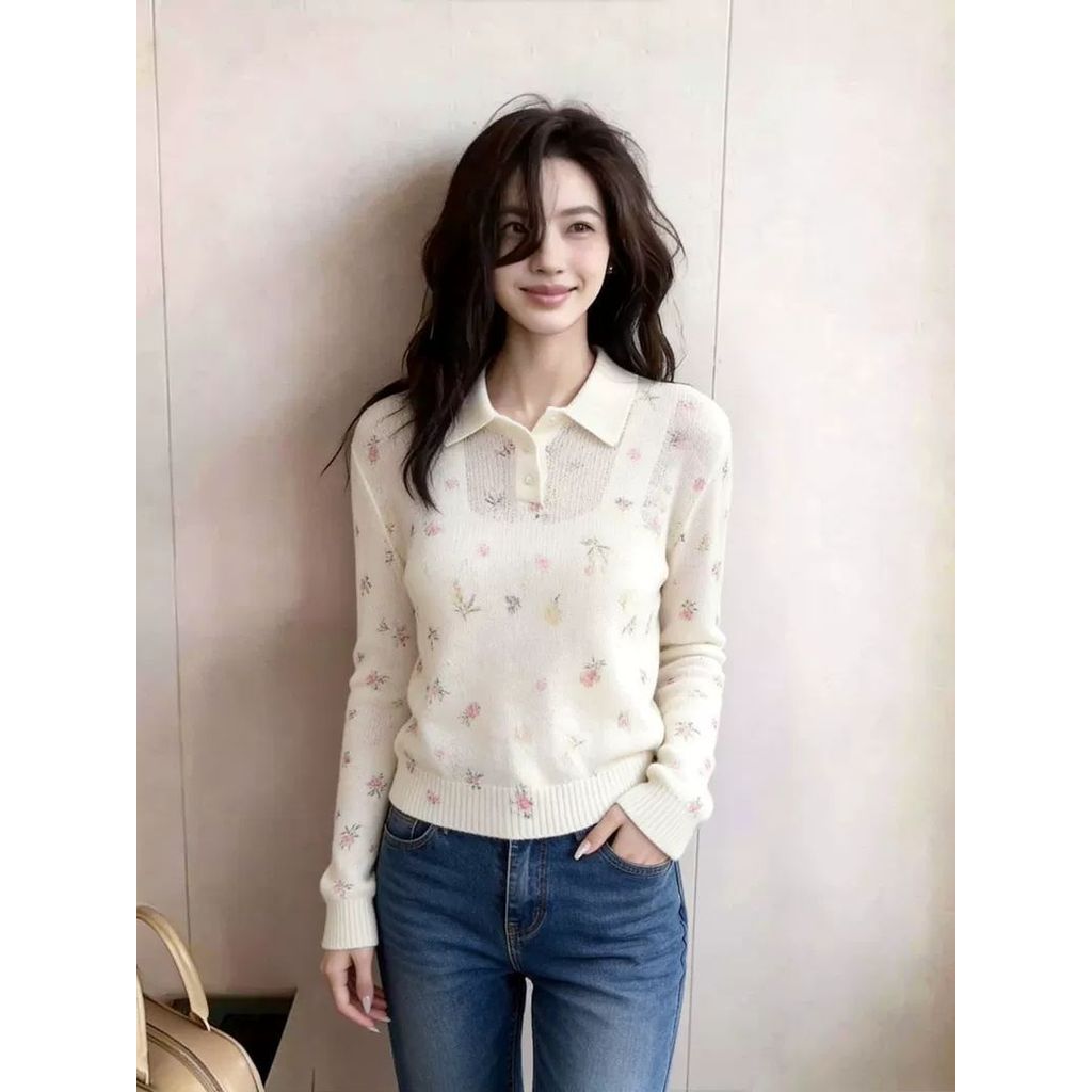 Áo Polo cổ tim màu be mềm mại, thời trang dành cho nữ