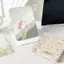Màn hình tràn ngập hoa văn cá tínhChất liệu bền đẹp, kiểu dáng hiện đại Gương trang điểm gấp cao cấp
