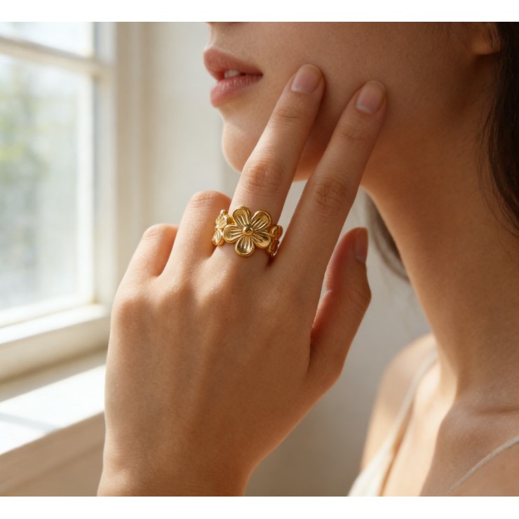 Nhẫn thép titan nữ khí chất thời trang hoa vàng 18K