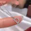 Dây chuyền thời trang với charm chữ cái A-Z, phù hợp làm quà tặng cho tiệc