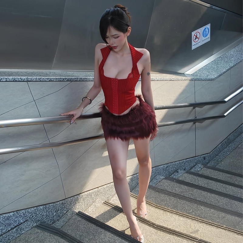 Cá tính áo sọc dây ren skinny, thiết kế gợi cảm, phù hợp thời trang hiện đại