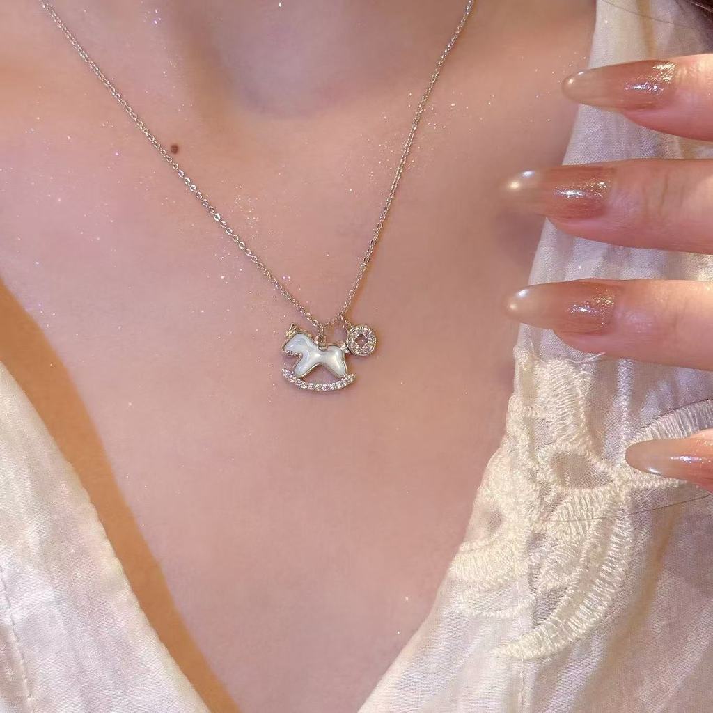 Năm Ngựa Vòng Cổ Vỏ Tự Nhiên Xương Đòn Dây Chuyền Thời Trang Phù Hợp Với Vòng Cổ Benming Năm Quà Tặng Pony Vòng Cổ