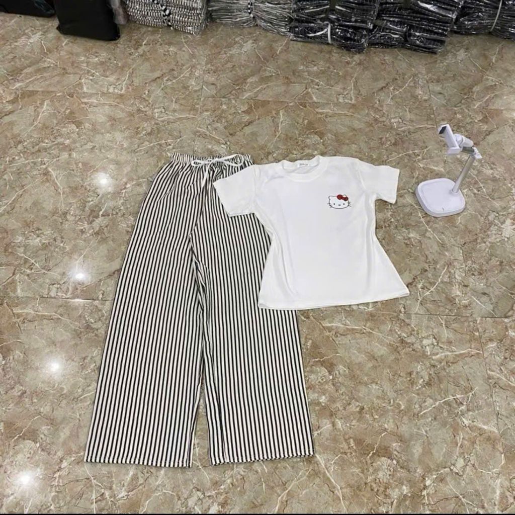 Sét bộ  quần suông đũi xốp kẻ vằn+ phối áo Phông CROPTOP kiti in nguuc tăm ngắn