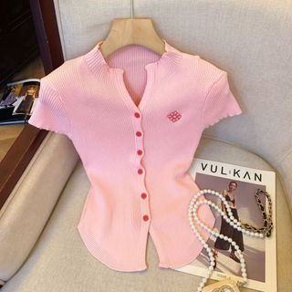 Ao len thêu slim-fit tay ngắn màu hồng, phong cách Nhật Bản giúp giảm tuổi, phù hợp mùa hè
