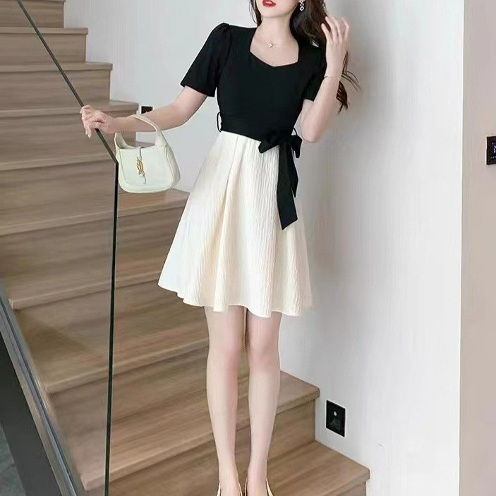 Đầm A-Line Cổ Vuông ,phong cách cổ điển,ôm eo tôn dáng,đi làm, đi chơi đều đẹp
