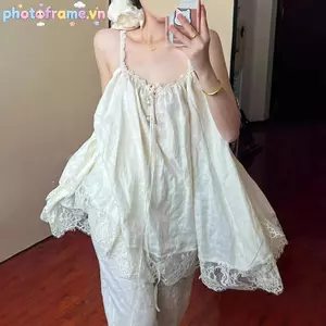 Khung Ảnh Đi Biển với Dây Đeo Đầm Babydoll, Thiết Kế Du Lịch Ren Thoải Mái