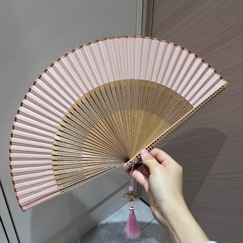 Quạt cổ trang cầm tay có tua rua, quạt múa bằng gỗ, phụ kiện trang trí Tết & sự kiện, quạt xoè đẹp