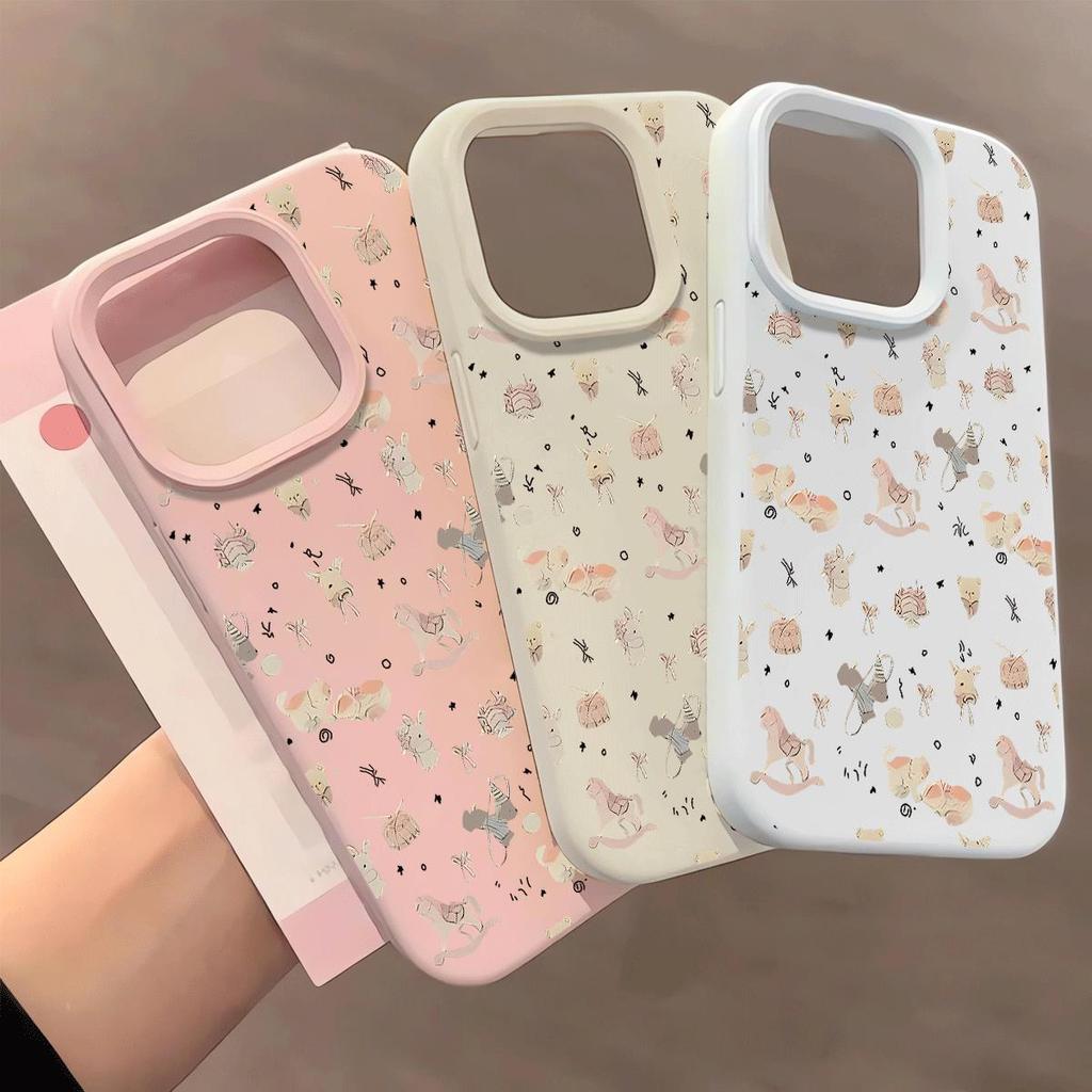 Kẹo dẻo Cub cho trường hợp iPhone 16promax15pro 13 đơn giản 14 cá tính 11 lỗ lớn mới