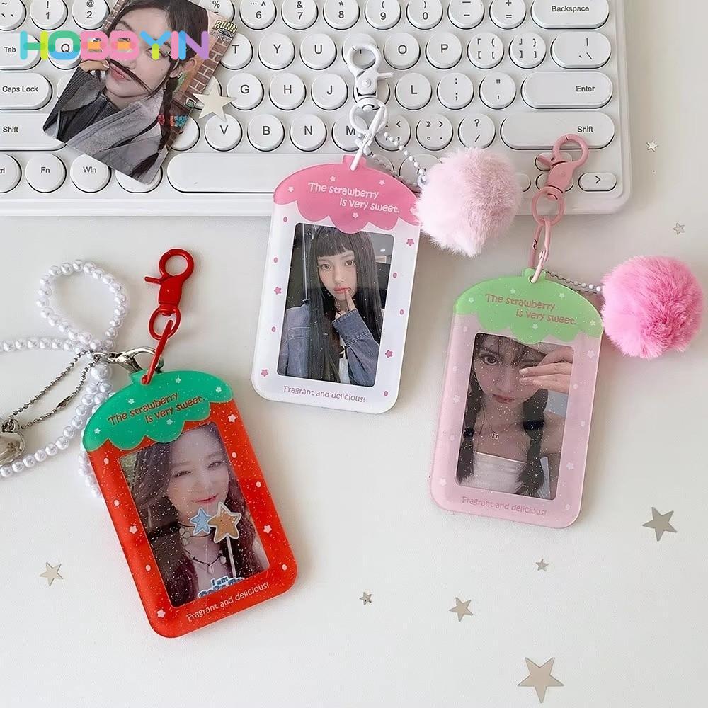 HOBBYIN Photocard Holder, Hộp đựng thẻ móc khóa 3 Inch trong suốt, Dâu tây dễ thương Acrylic Idol Photo Card Bảo vệ ảnh tay áo bé gái