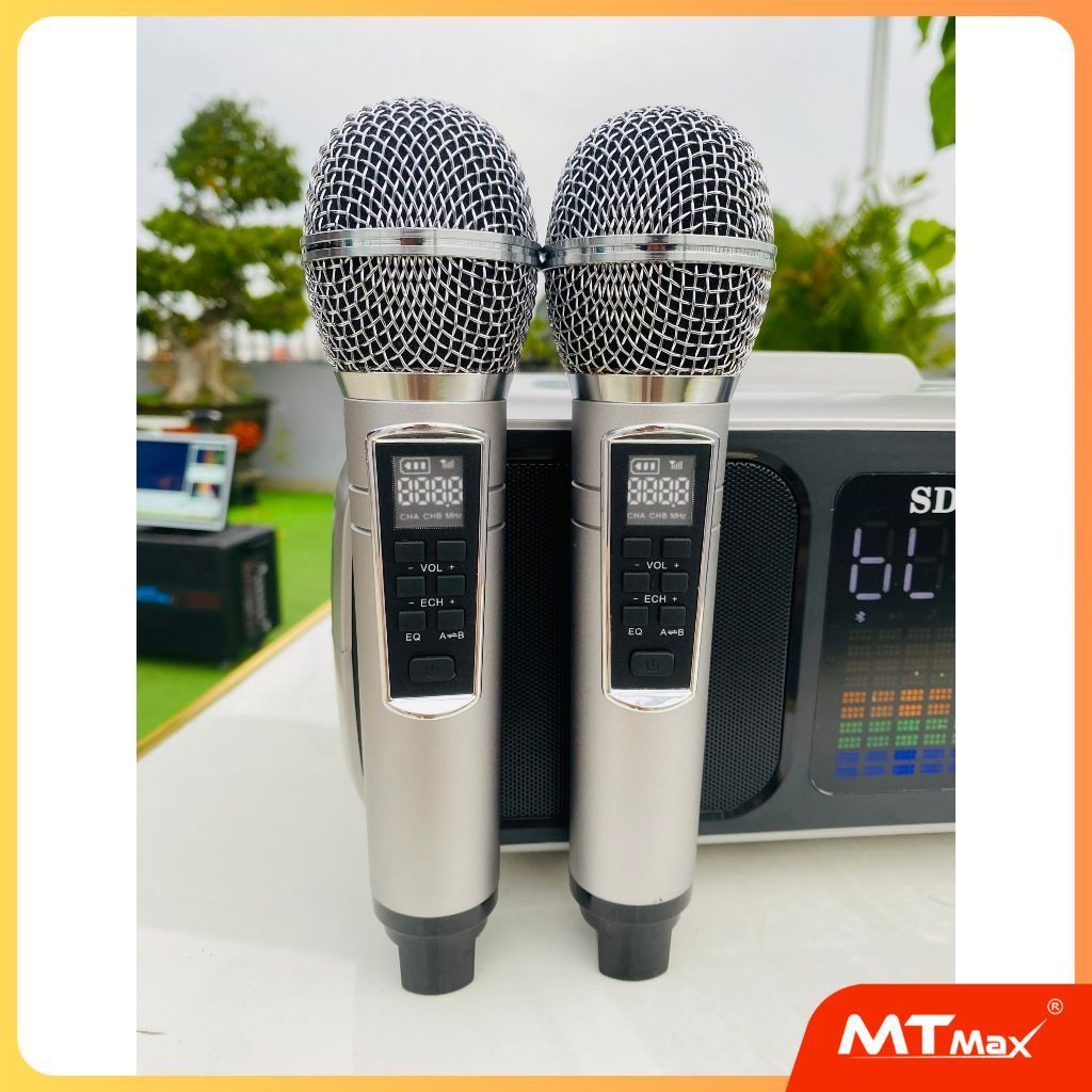 Loa karaoke bluetooth SD318 âm thanh hay nhỏ gọn Tặng kèm 2 micro không dây có màn hình LCD