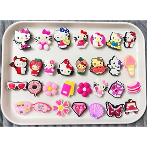Set charm gắn dép: Hello Kitty 30 món siêu đáng yêu, siêu ngộ nghĩnh