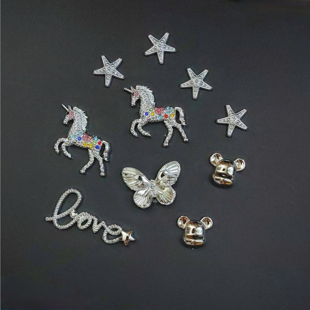 SET CHARM ĐÍNH ĐÁ CAO CẤP: SET NGỰA ĐÍNH ĐÁ KÈM BƯỜM VÀ CHỮ - PHỤ KIỆN DIY