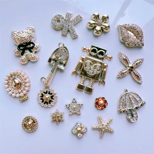 Set Charm Luxury Ánh Vàng Đính Đá – Charm Gắn Dép Sang Trọng Cao Cấp Hot Trend