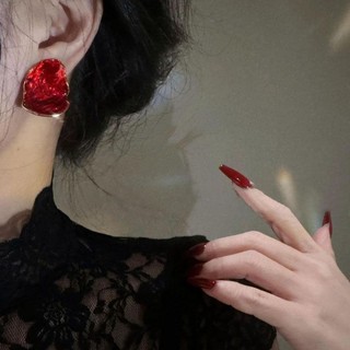 Đôi bông tai nhỏ giọt dầu cổ điển, nhẹ nhàng và sang trọng