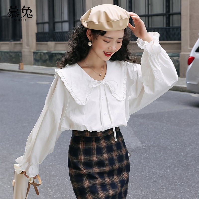 Áo sơ mi trắng phong cách Hàn Quốc ngọt ngào và preppy búp bê, thiết kế mới cho thu đông 2026
