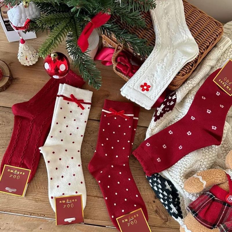 Tất 2026 Màu Trắng Đỏ Thêu Nơ Dành Cho Nữ Cotton Nhung Mềm Mịn Phong Cách Hàn Quốc Style Thể Thao Năng Động