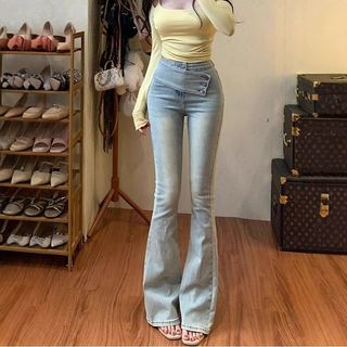Quần jean nữ ống loe cạp cao thắt lưng khóa chéo co giãn cao phong cách thuần dục wash sáng Closet Diary