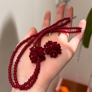 Vòng cổ hạt pha lê đỏ và hoa da lộn, thiết kế cổ điển hai lớp