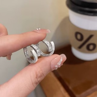 Bông Tai Bạc Hàn Quốc Với Đá Zircon, Thiết Kế Đơn Giản & Tinh Tế