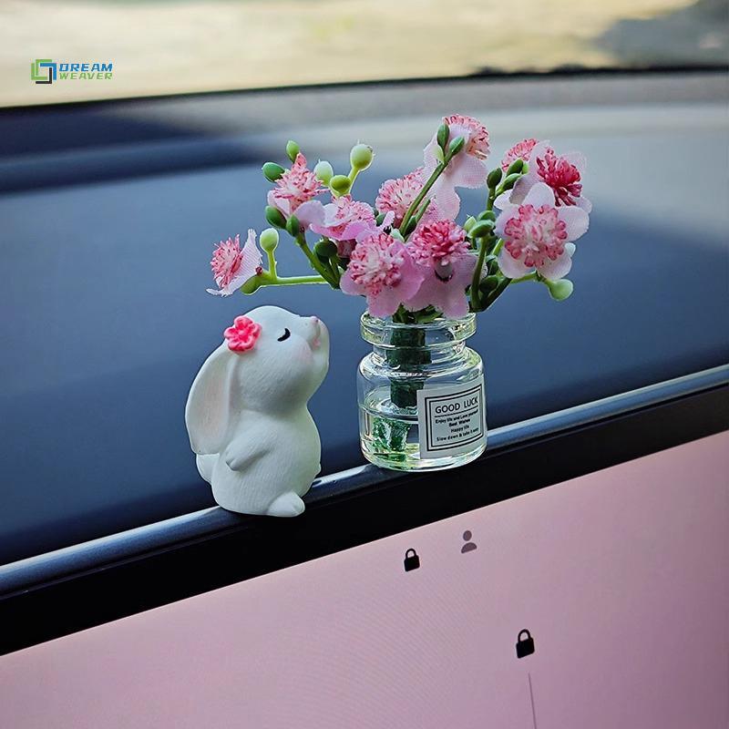 [Dream Weaver] 1 Bộ Đồ Trang Trí Búp Bê Chữa Bệnh Ô Tô mới Bình Mini Dễ Thương Và Thỏ Bảng Điều Khiển Trung Tâm Ô Tô Trang Trí Cửa Sổ mới