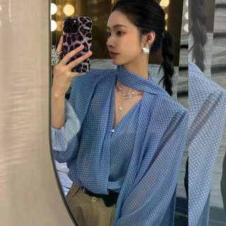 Nền Xanh Trắng Áo Sơ Mi Top Nữ Vải Voan Mỏng Nhẹ, Cổ Chữ V Và Dây Ruy Băng - Thiết Kế Thanh Lịch Cho Mùa Xuân 2026