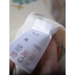Áo sơ mi cotton graffiti in kỹ thuật số cho trẻ em, màu hải quân, hàng sẵn có