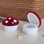 Hộp đựng nhẫn nấm đổ xô DONOVANQQ, Thiết kế sáng tạo Hộp trưng bày trang sức nhung phong cách nấm độc hại, kết cấu lông tơ Màu đỏ Chất liệu nhung Hộp đựng đồ trang sức Màn hình vòng
