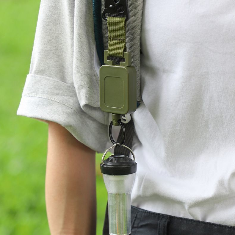 Móc khóa đa năng carabiner màu đen chống mất dây, phù hợp cho cắm trại và ba lô