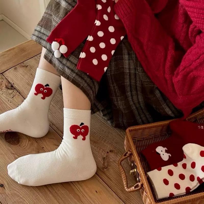 Tất 2026 Màu Trắng Đỏ Thêu Nơ Dành Cho Nữ Phong Cách Trẻ Trung Năng Động Cotton Nhung Mềm Mịn Thoáng Mát Hút Ẩm